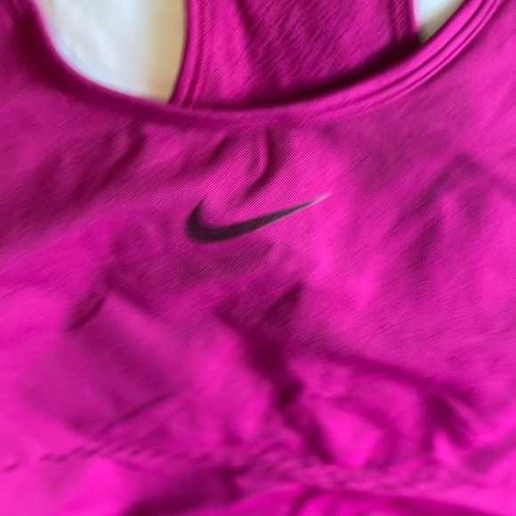 💕EUC Nike “fuschia”Racerback Tank in Large - Picture 3 of 6